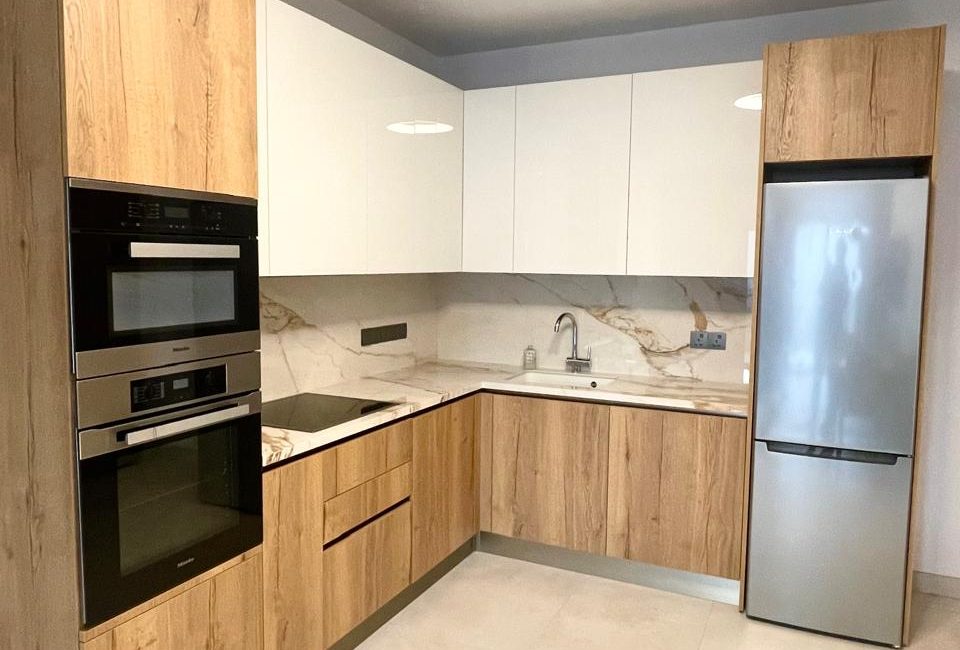 Stylish 2-Bedroom Apartment for Rent | R0001