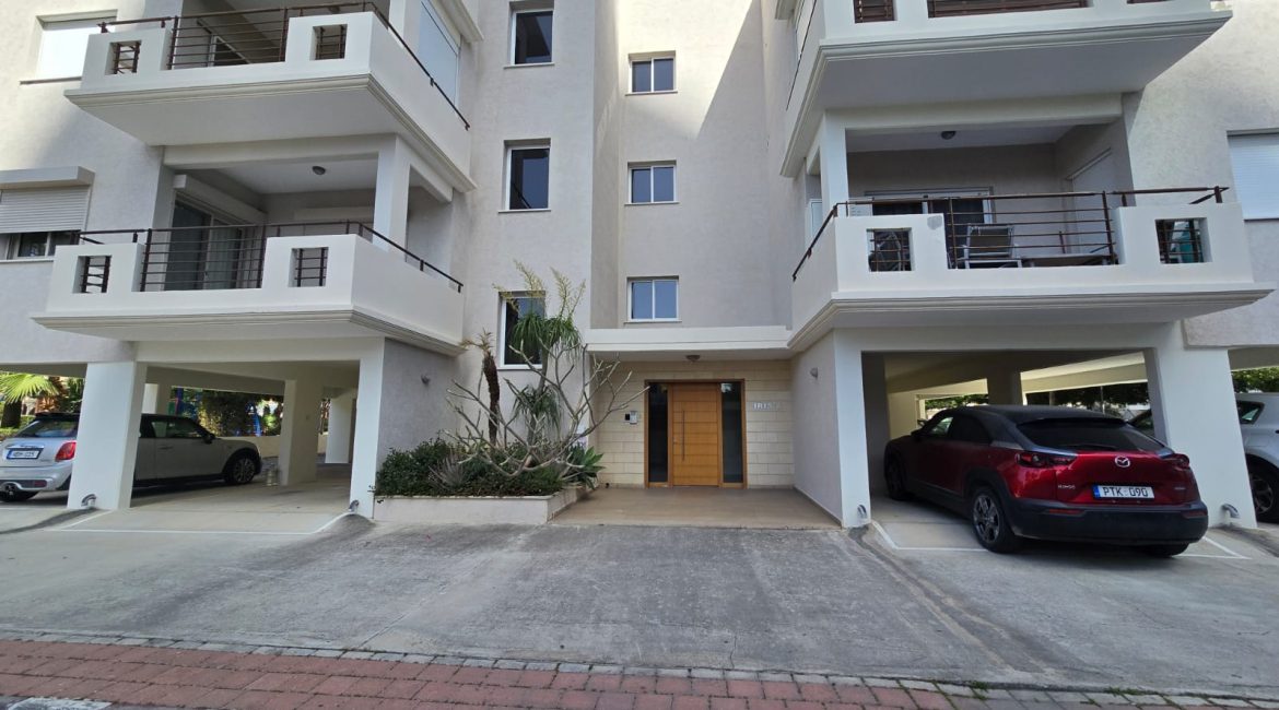 Stylish 2-Bedroom Apartment for Rent | R0001