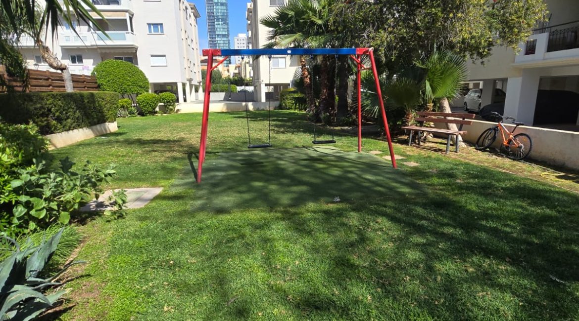 Stylish 2-Bedroom Apartment for Rent | R0001
