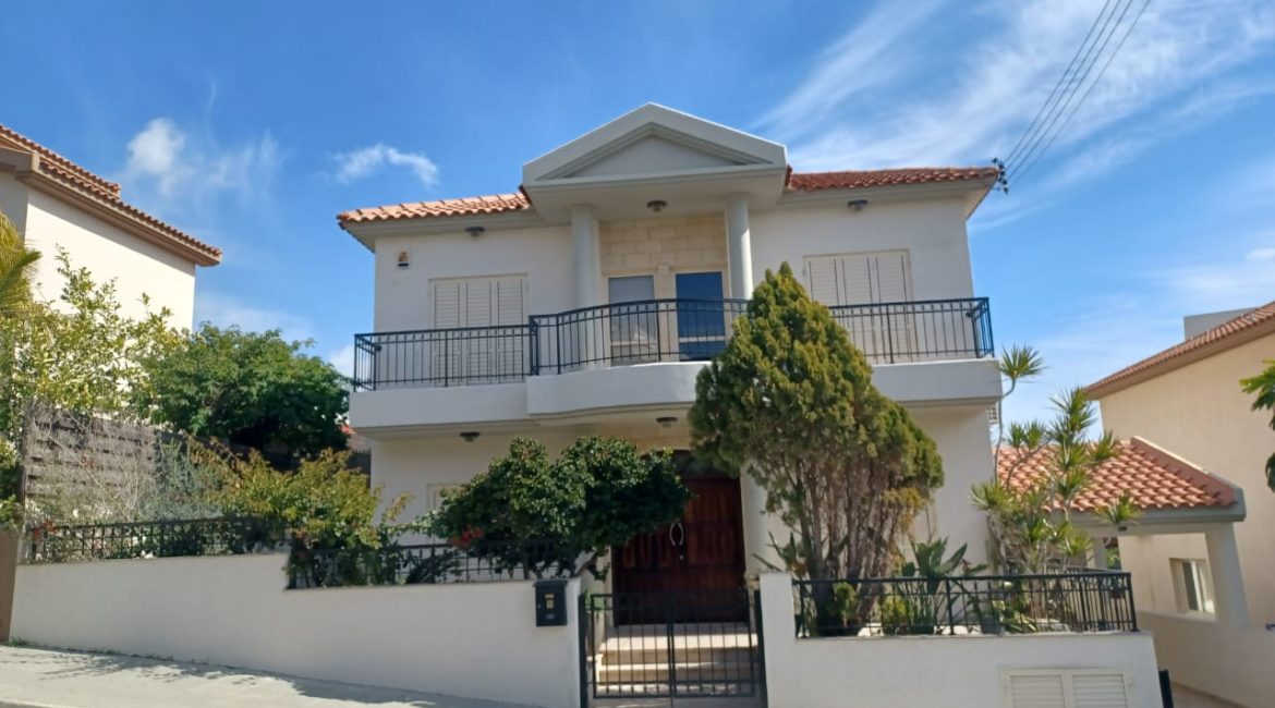 4-Bedroom House for Rent | R0015