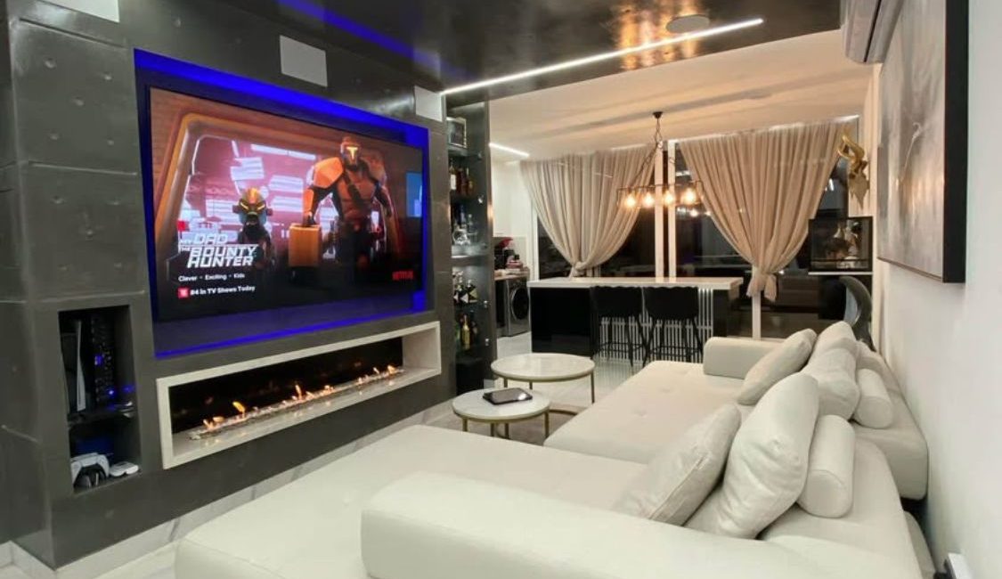 Luxury 3-Bedroom Apartment | R0011