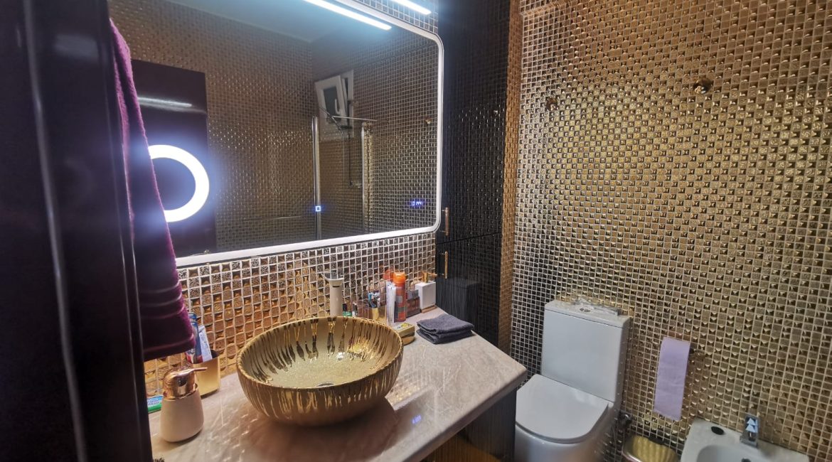 Seafront 2-Bedroom Apartment in Kanika | R0012