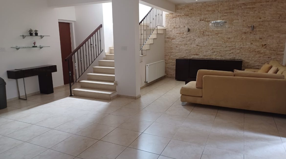 4-Bedroom House for Rent | R0015