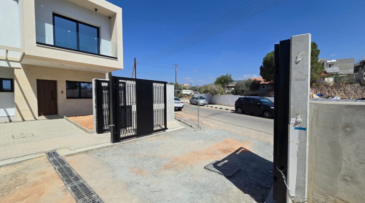 2-Bedroom Maisonette for Sale – Pareklisia | 0013