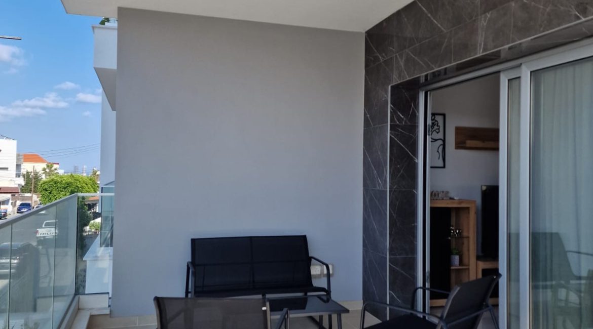 Spacious 2-Bedroom Apartment for Rent | R0014