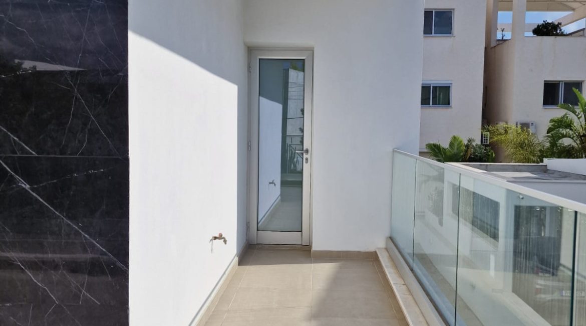 Spacious 2-Bedroom Apartment for Rent | R0014