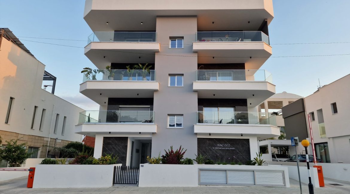 Spacious 2-Bedroom Apartment for Rent | R0014