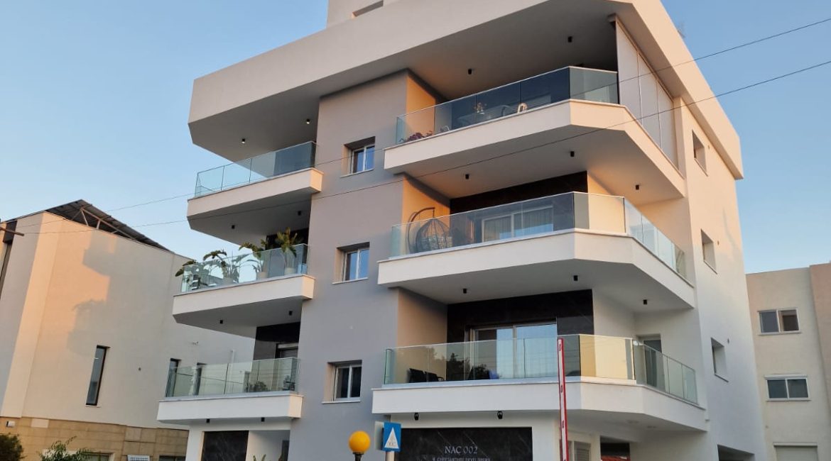 Spacious 2-Bedroom Apartment for Rent | R0014
