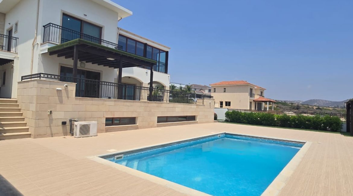 Luxury 6-Bedroom Villa with Panoramic Sea Views | S0015