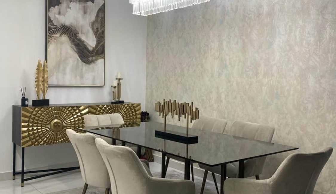 Luxury 3-Bedroom Apartment | R0011