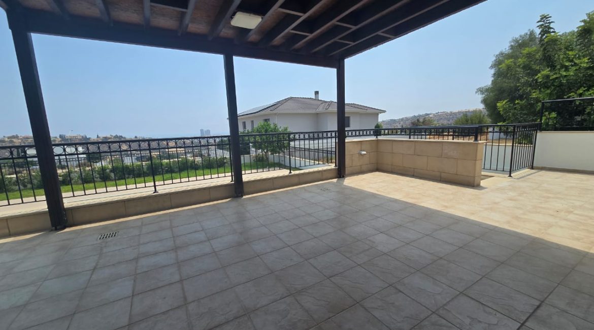 Luxury 6-Bedroom Villa with Panoramic Sea Views | S0015