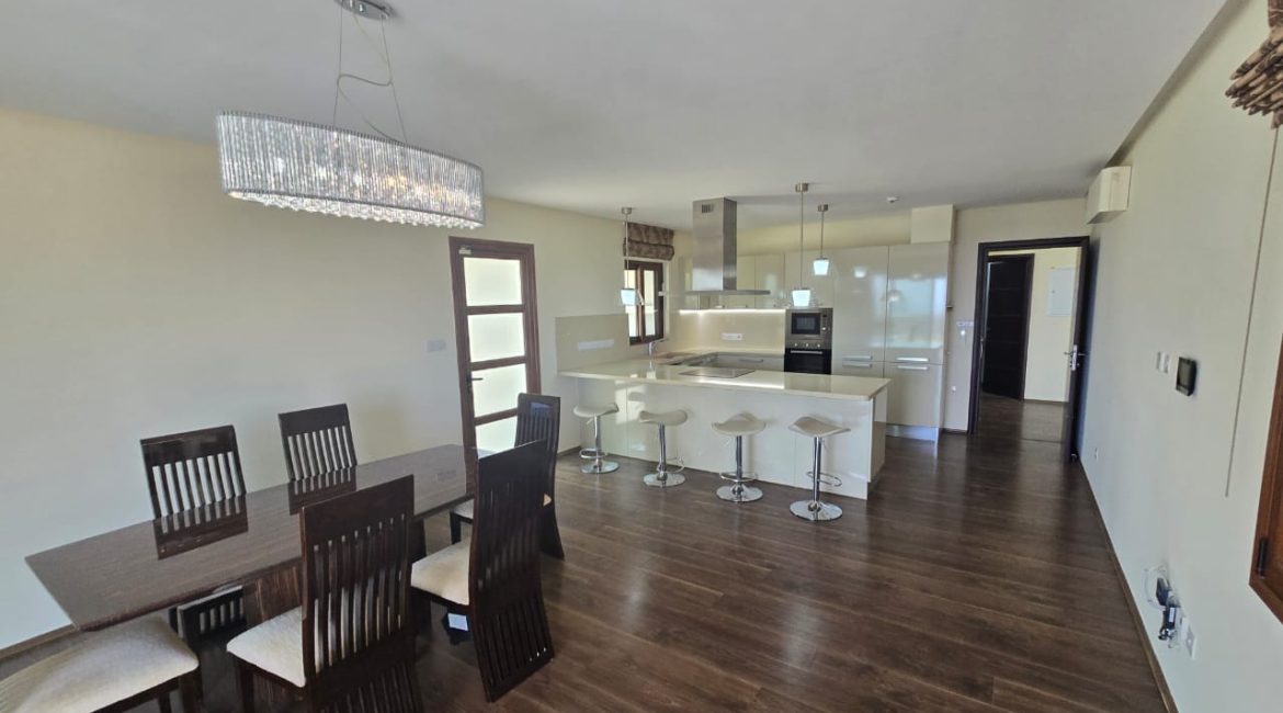Luxury 6-Bedroom Villa with Panoramic Sea Views | S0015