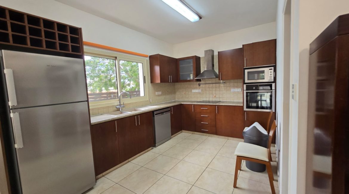 4-Bedroom House for Rent | R0015