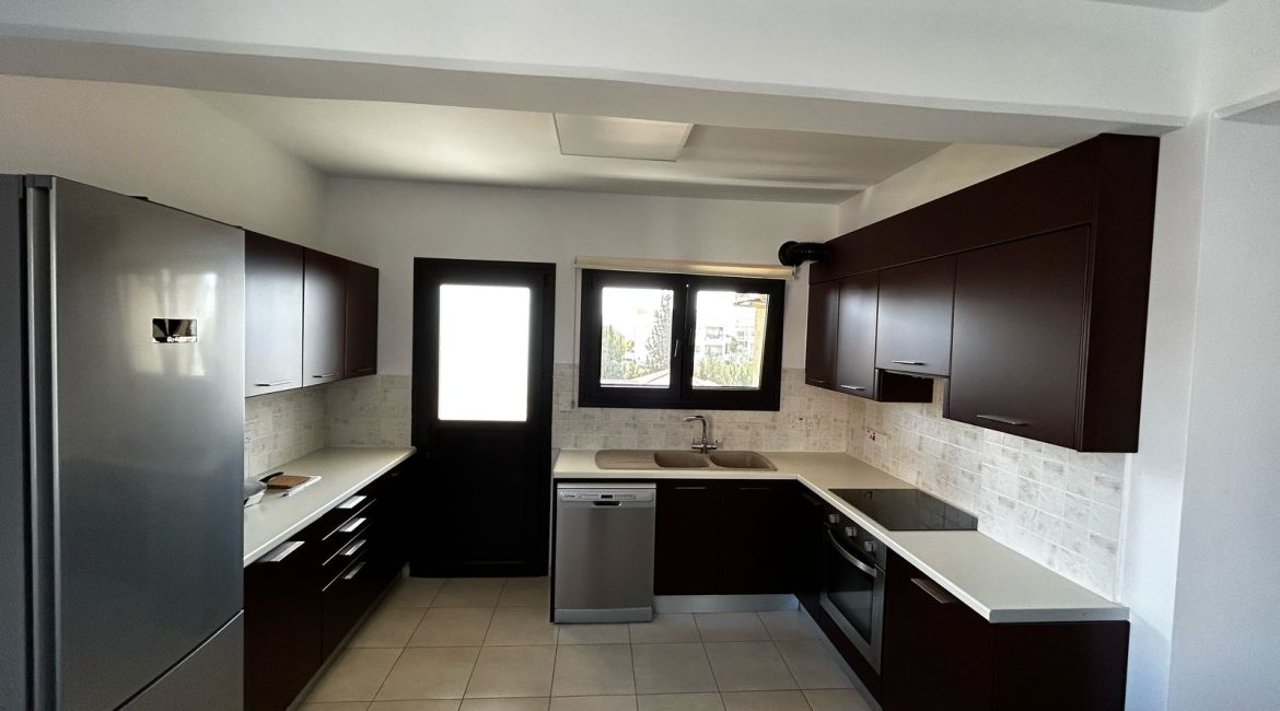 2-Bedroom Apartment for Rent in Petrou & Pavlou | R0003