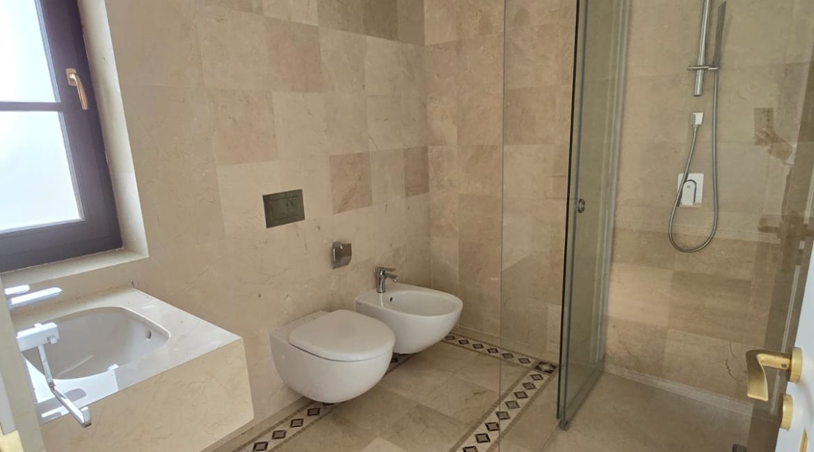 2-Bedroom Apartment for Rent in Luxury Complex | R0004