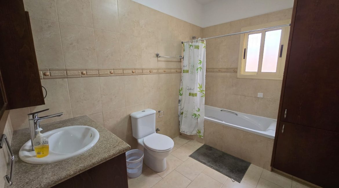 4-Bedroom House for Rent | R0015