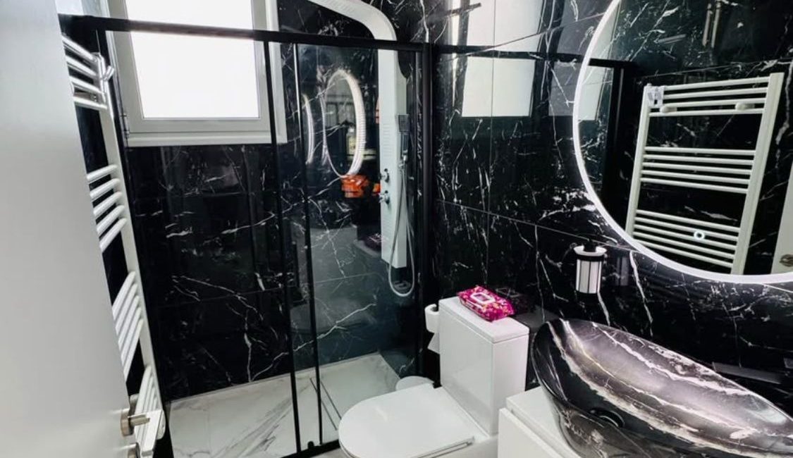 Luxury 3-Bedroom Apartment | R0011