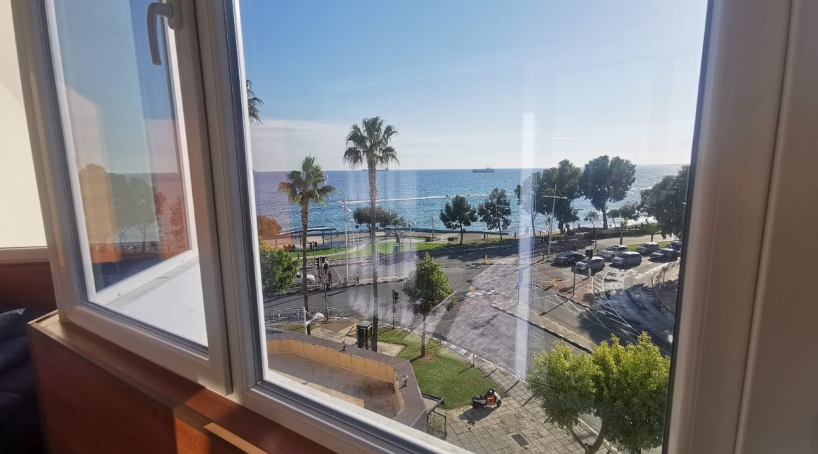 Seafront 2-Bedroom Apartment in Kanika | R0012