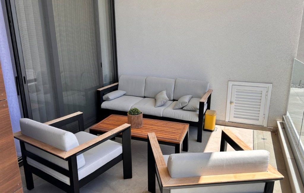 Stylish 1-Bedroom Apartment for Rent – Quiet Central Location | R0018