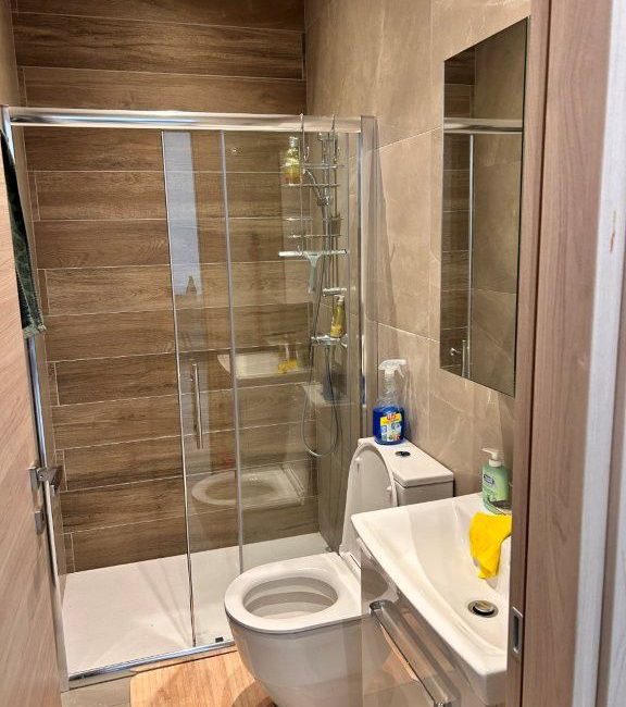 Stylish 1-Bedroom Apartment for Rent – Quiet Central Location | R0018