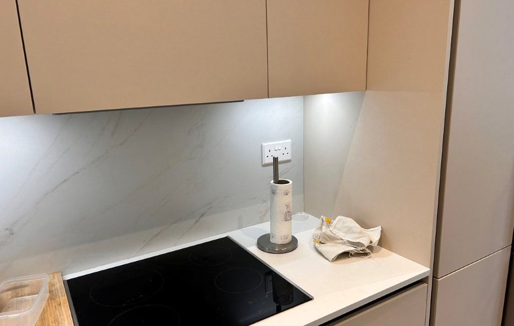 Stylish 1-Bedroom Apartment for Rent – Quiet Central Location | R0018