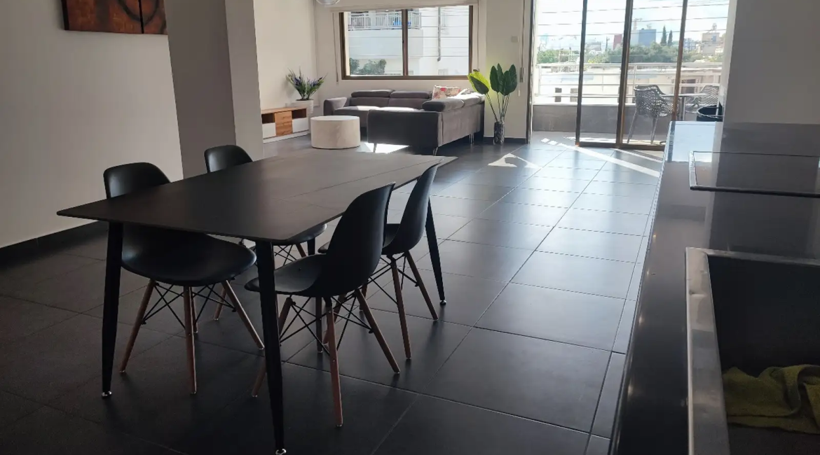 3-bedroom apartment to rent | R0019