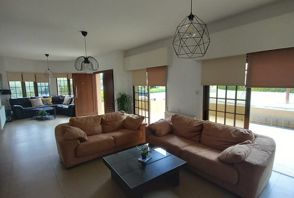 Cozy 3-Bedroom House with Terrace | R0006