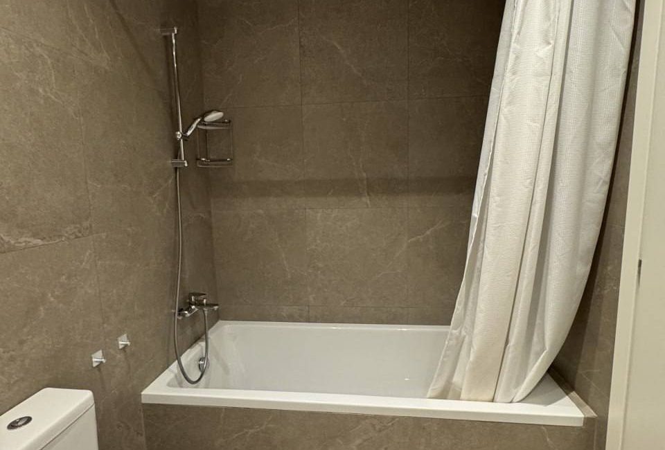Modern 3-Bedroom Apartment for Rent – Katholiki | R0020