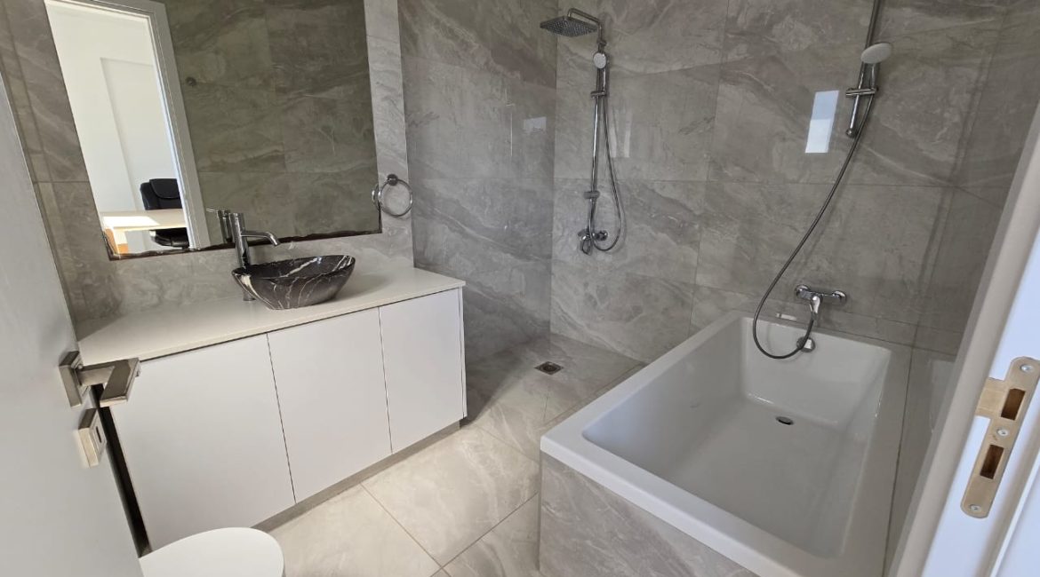 STUNNING OFFICE, Agios Nicolaos area | R0002