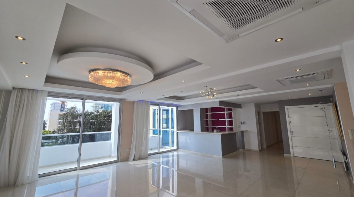 Exquisite Penthouse Living with Breathtaking Sea Views | R0023
