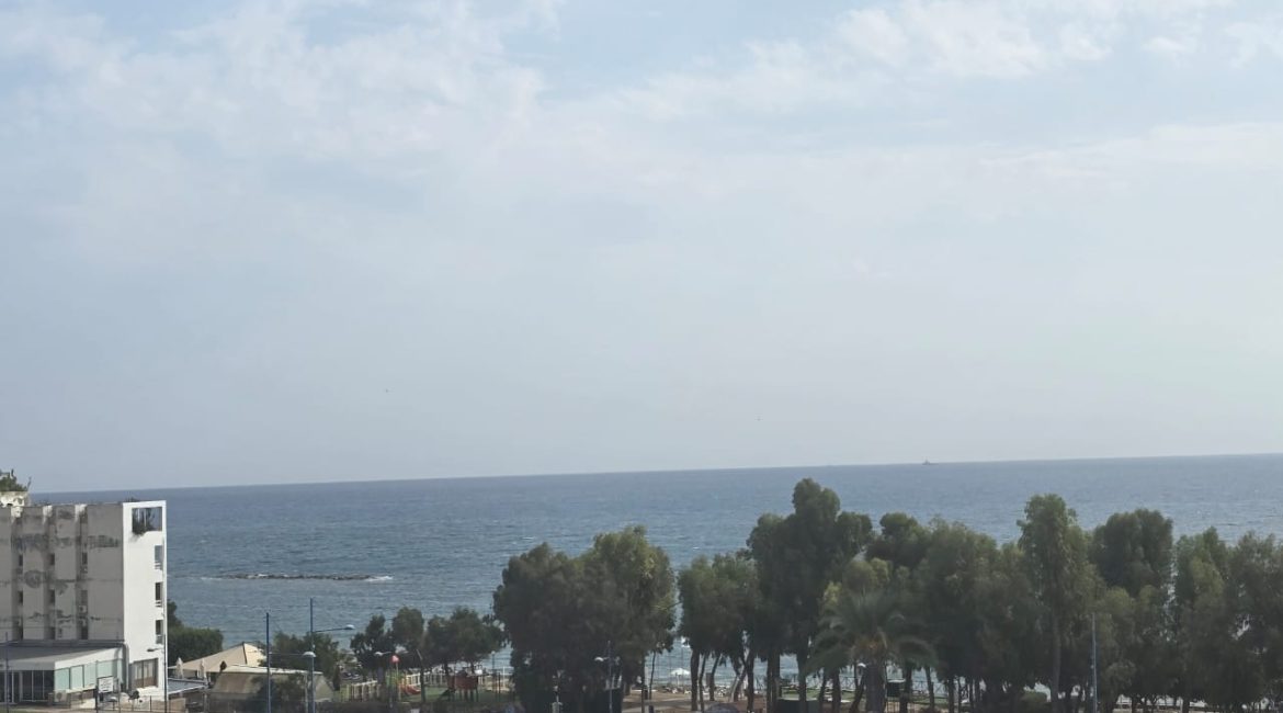 Exquisite Penthouse Living with Breathtaking Sea Views | R0023