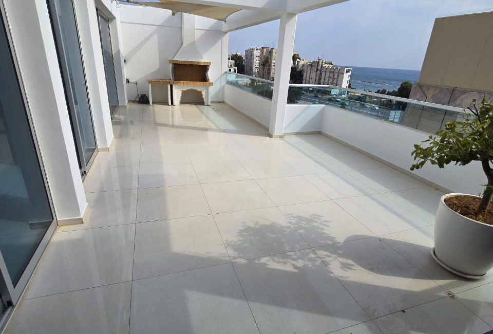 Exquisite Penthouse Living with Breathtaking Sea Views | R0023
