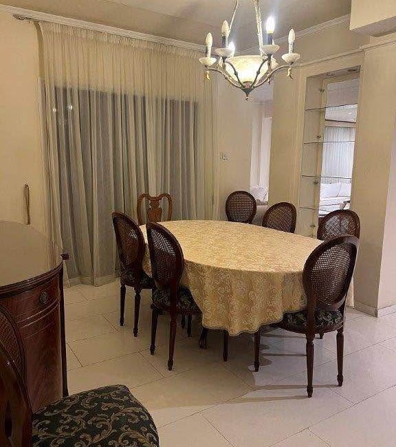 4 bedroom flat at the beach road and sea view