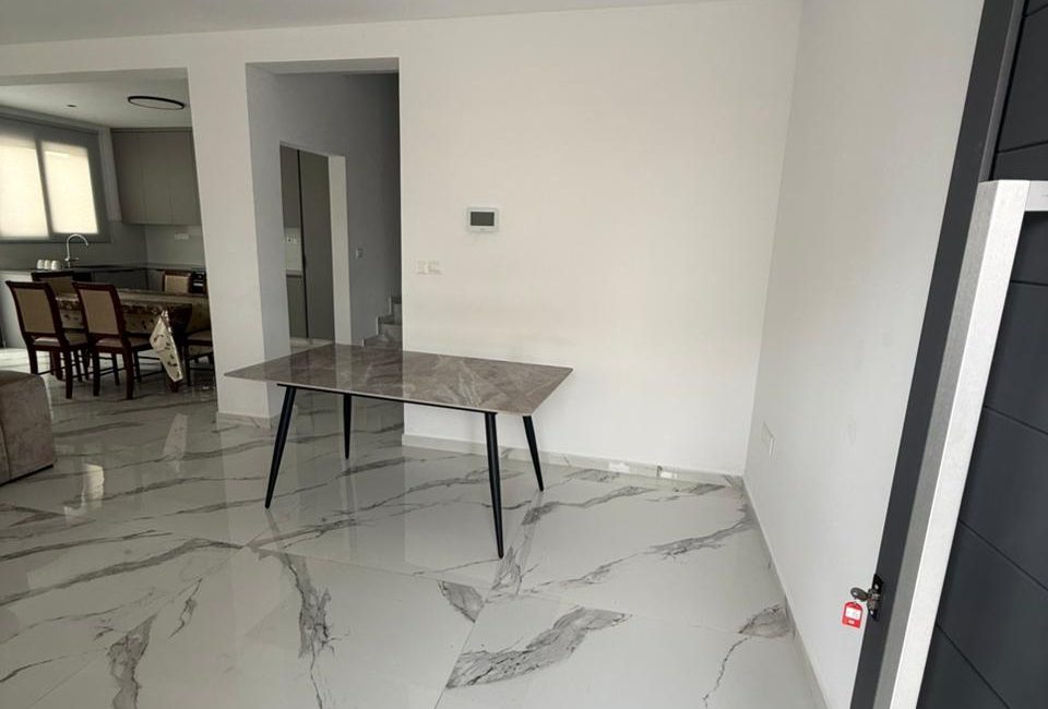 3 bedroom flat in Zakaki