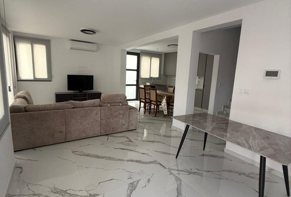 3 bedroom flat in Zakaki